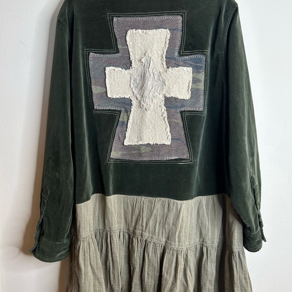 Faded Glory Tops - Green and Gray Long Sleeve Shirt with Cross Patch